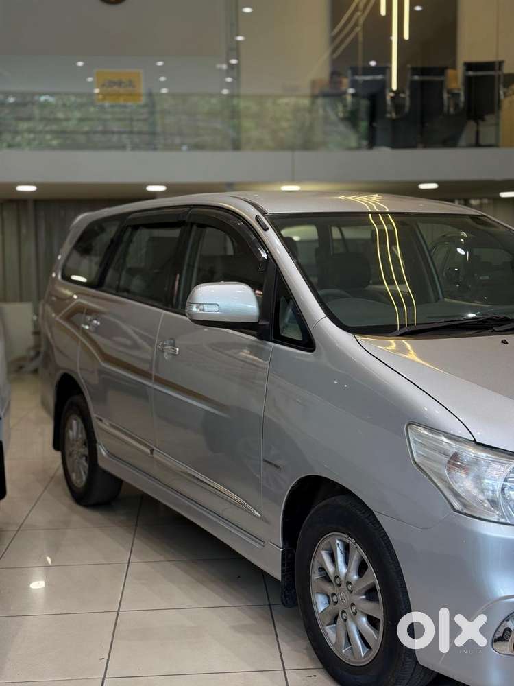 Toyota Innova 2.5 Z Diesel 7 Seater Bs Iv, 2015, Diesel