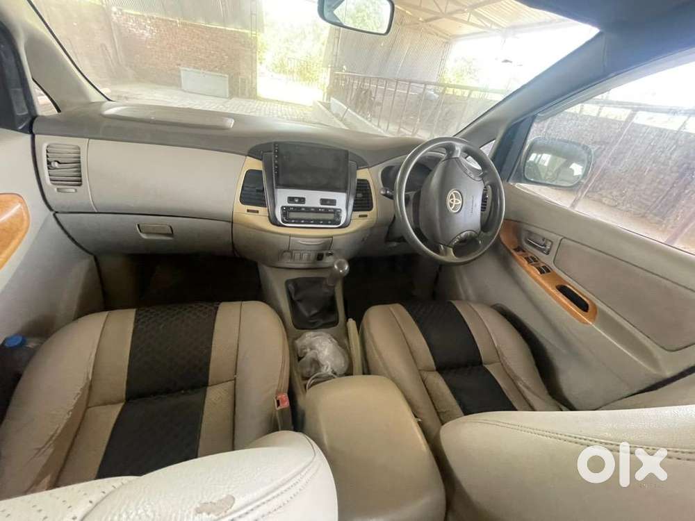 Toyota Innova 2010 Diesel Well Maintained
