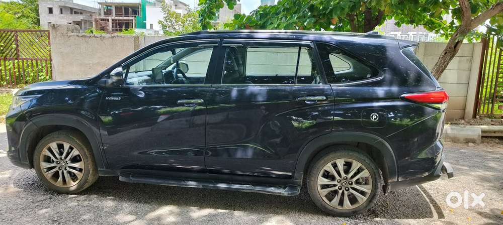 Toyota Innova Hycross 2023 Petrol Good Condition