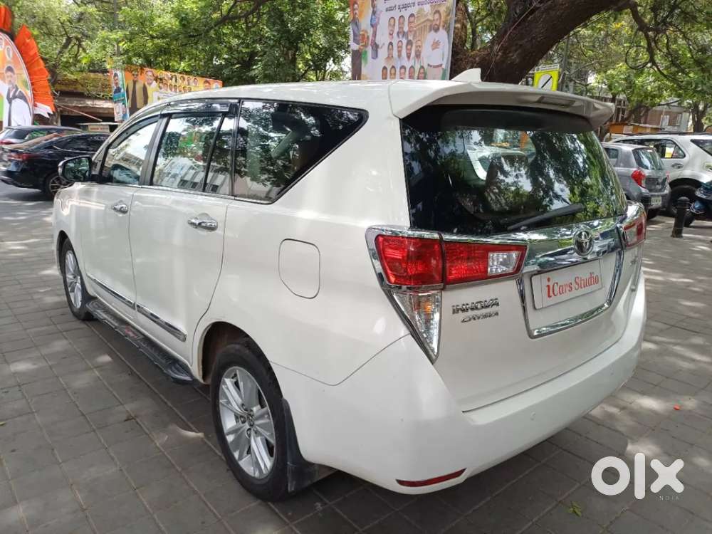 Toyota Innova Crysta 2.8 Zx At 7 Seater, 2017, Diesel