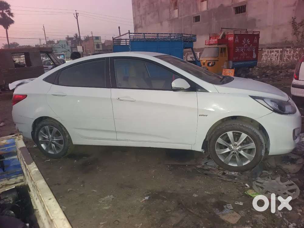 Hyundai Verna 2012