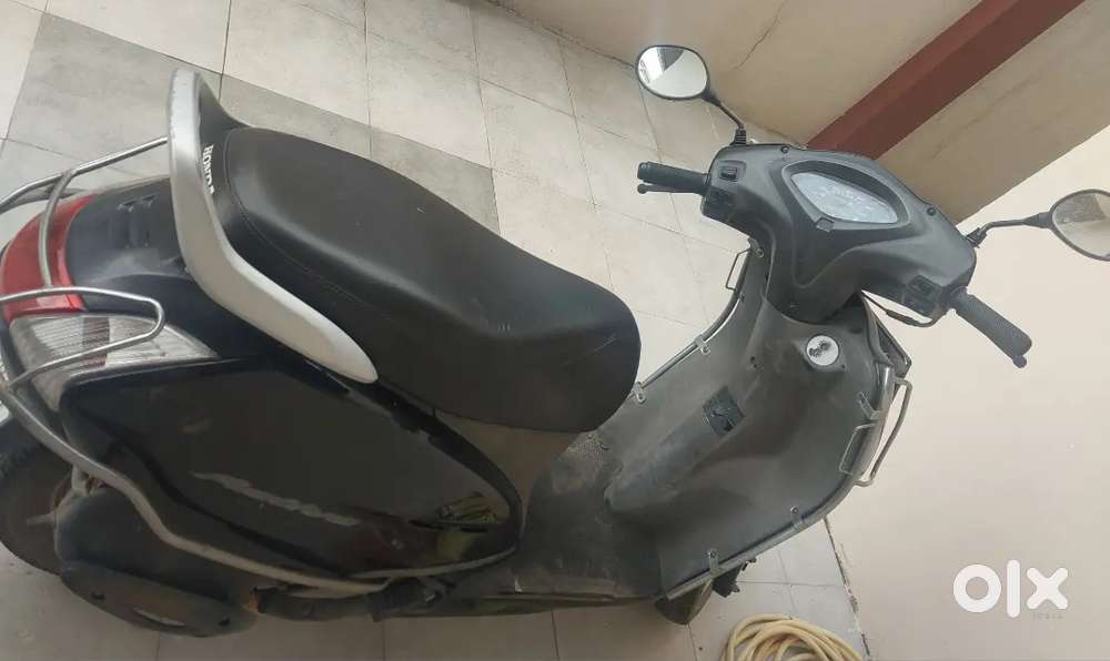 2012 Hyundai I20 Magna Petrol Manual & Honda Activa