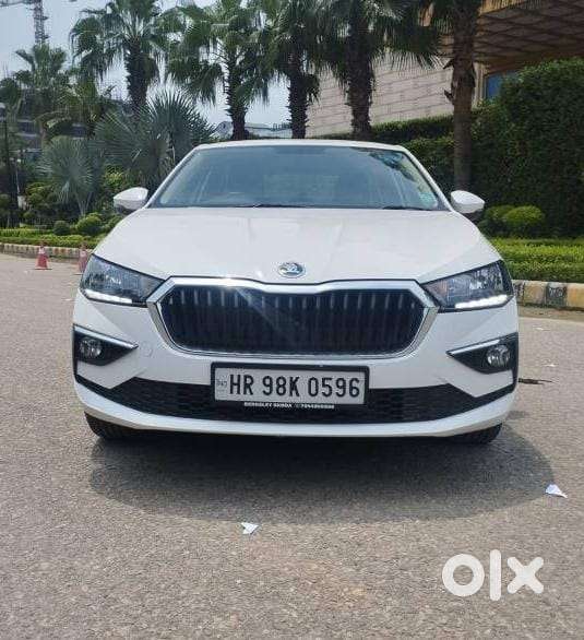 Skoda Slavia 1.0 Ambition Tsi, 2023, Petrol