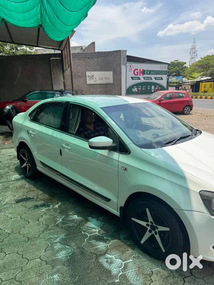 Volkswagen Vento 2013 Petrol Highline Automatic