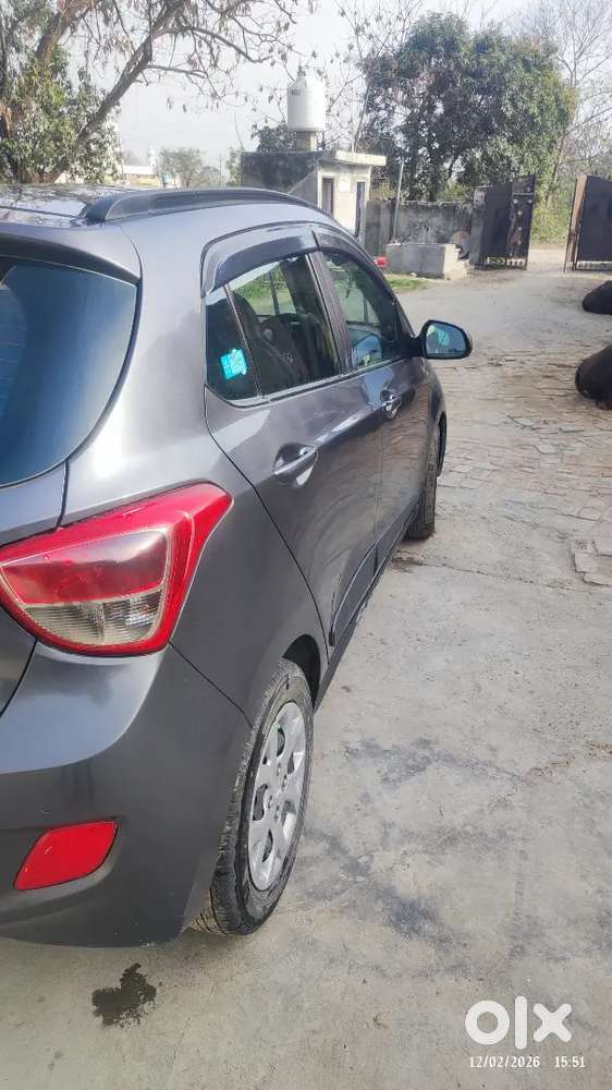 Hyundai Grand I10 Sportz 2015 Variant Diesel