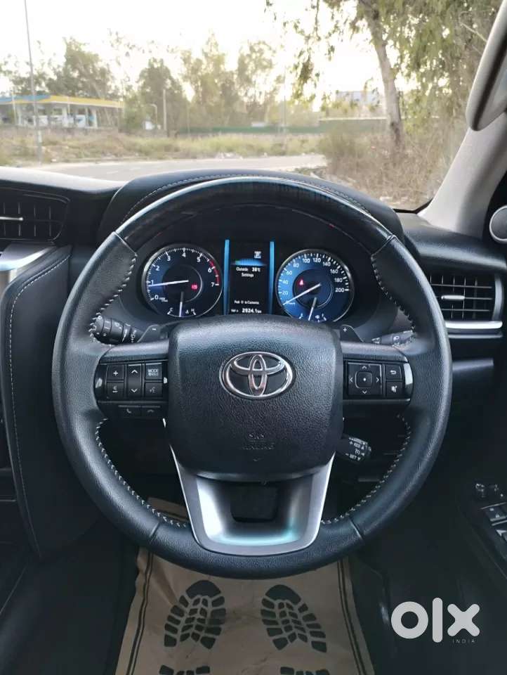 Toyota Fortuner 4x2 At 2.7 Petrol, 2025, Petrol