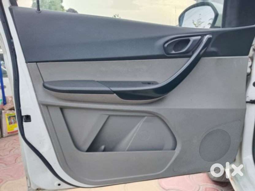 Tata Tiago 1.2 Revotron Xt (o), 2019, Petrol