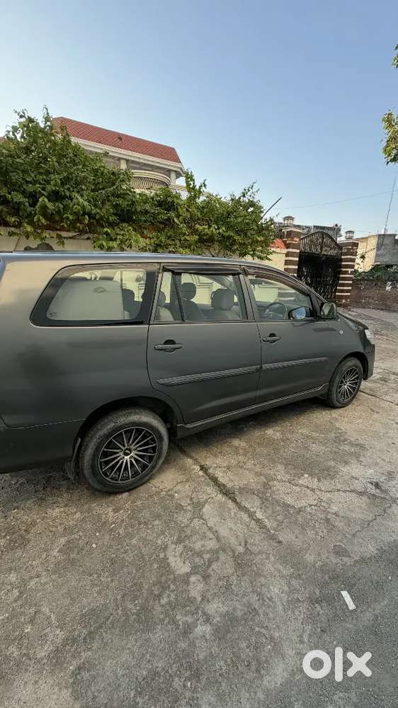 Toyota Innova 2013 Gx Diesel Grey 8 Seater