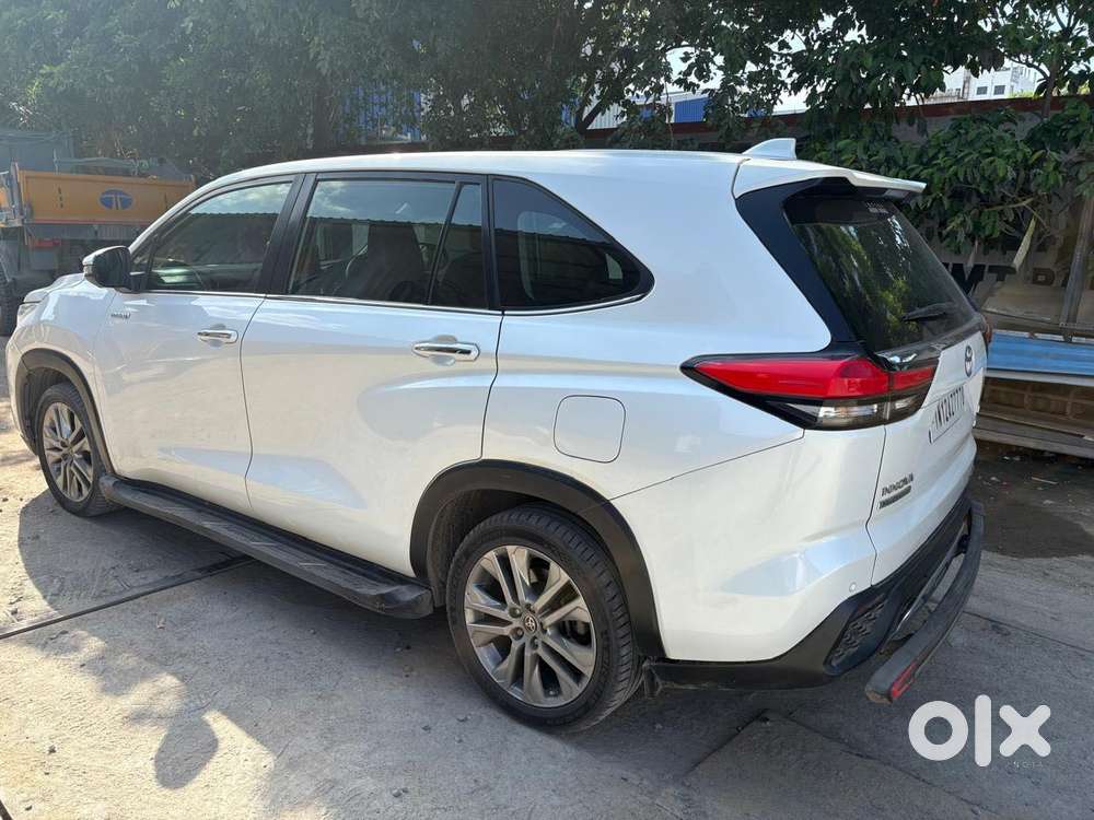 Toyota Innova Hycross 2.0 Zx Hybrid 7 Str, 2023, Cng & Hybrids