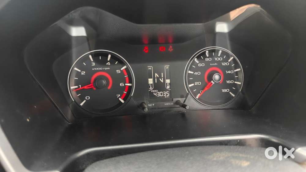 Mahindra Kuv 100 2016-2017 Mfalcon G80 K8 Dual Tone, 2016, Petrol