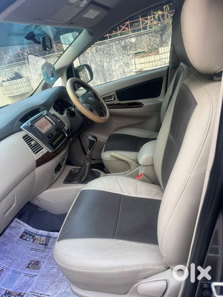 Toyota Innova 2.5 V 8 Str, 2014, Diesel