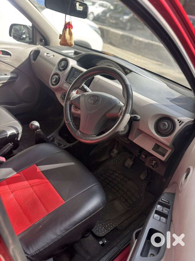 Toyota Etios Liva 2011-2012 G, 2011, Petrol