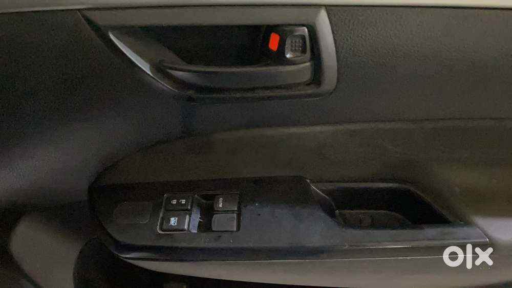 Maruti Suzuki Swift 1.2 Lxi (o), 2015, Petrol