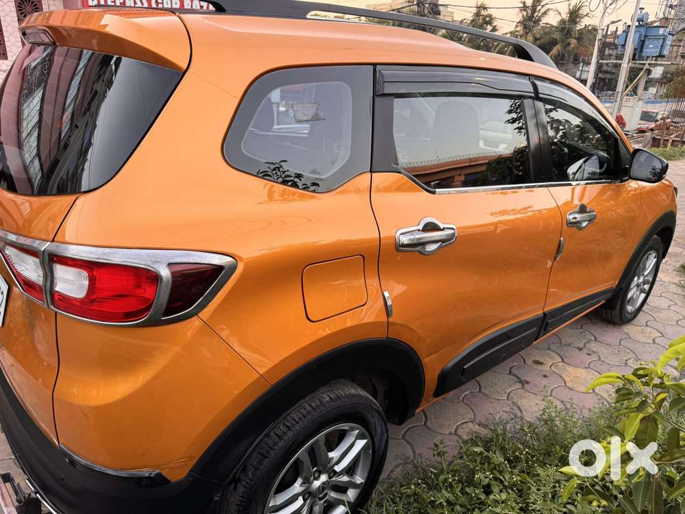 Renault Triber Rxz, 2022, Petrol