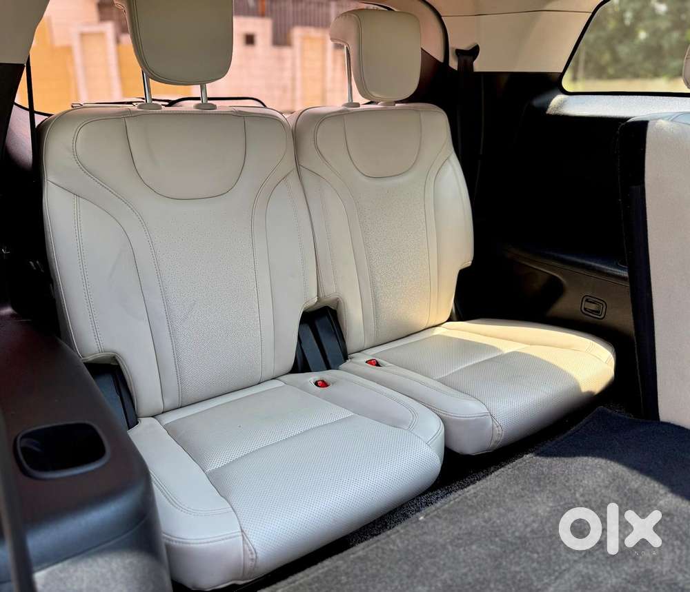 Mahindra Xuv700 Ax7 Luxury Pack Awd, 2024, Diesel
