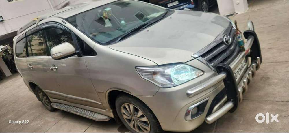 2015 Toyota Innova 2.5v Bs4 Diesel  Well Maintained  Hyderabad  ₹9l