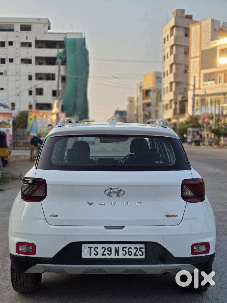 Hyundai Venue 1.2 S Plus, 2022, Petrol