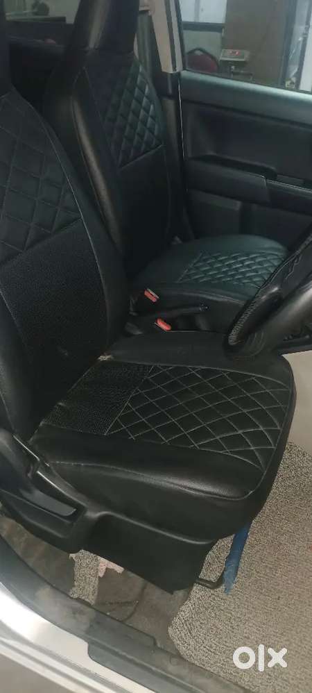 गाड़ी एकदम नई है कोई काम नहीं 4 लाख से नीचे वाले संपर्क ना करें