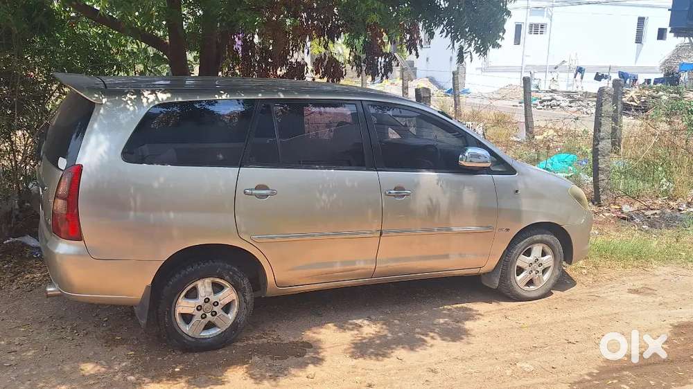 Toyota Innova 2.5 V, (5577)
