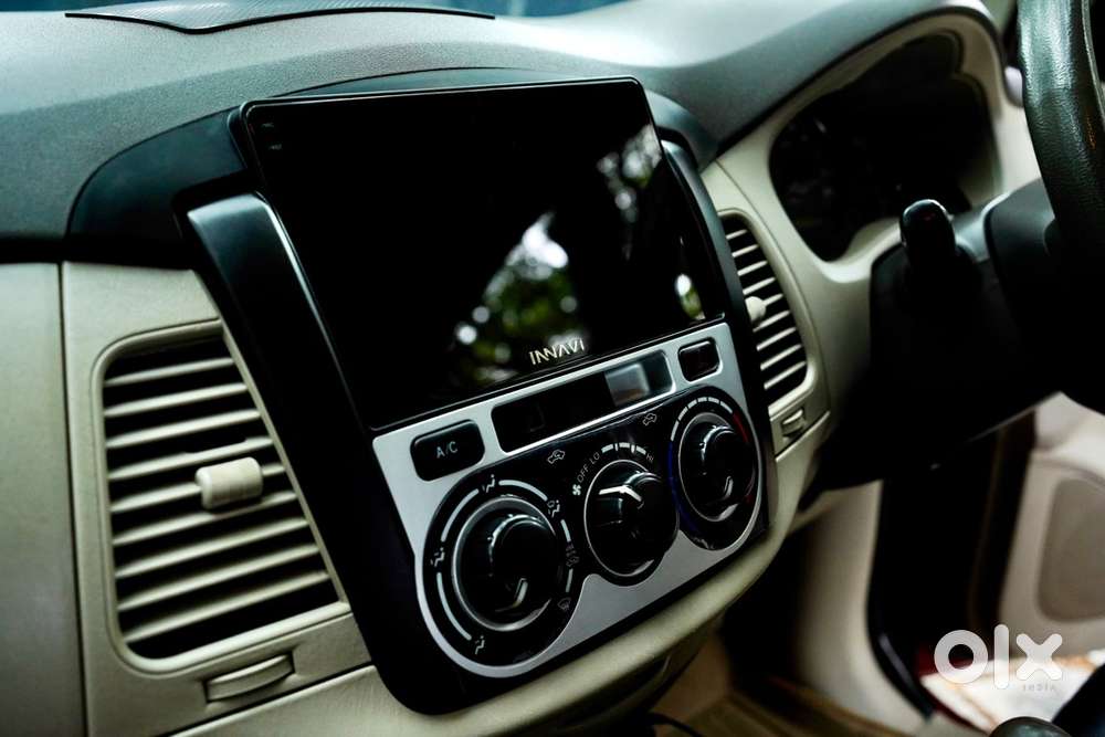 Toyota Innova 2012 - 8 Seater