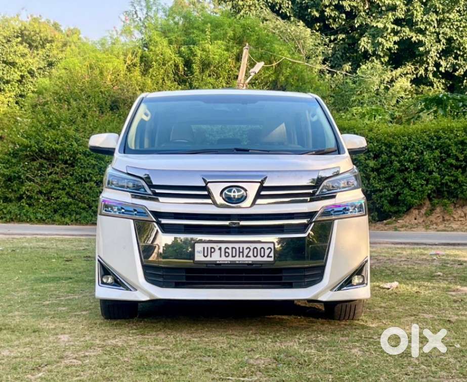 Toyota Vellfire 2.5 Executive Lounge, 2022, Petrol