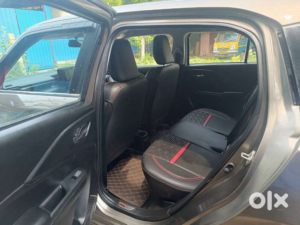 Maruti Suzuki Swift Vxi + Manual, 2025, Petrol