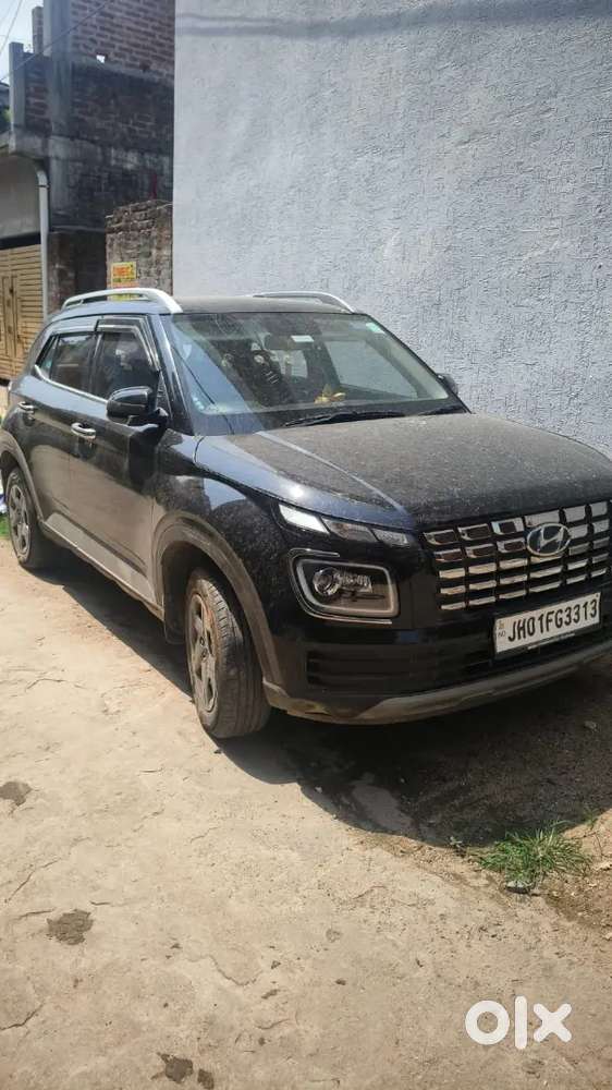 Hyundai Venue 2023 Petrol 38000 Km Driven