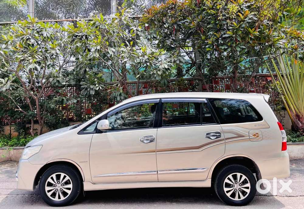 Toyota Innova 2.5 Z Diesel 7 Seater Bs Iv, 2015, Diesel