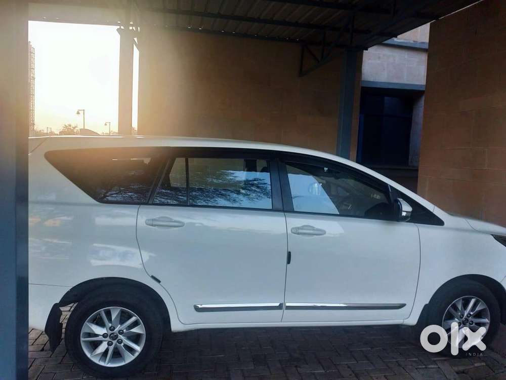 2016 Toyota Innova Crysta