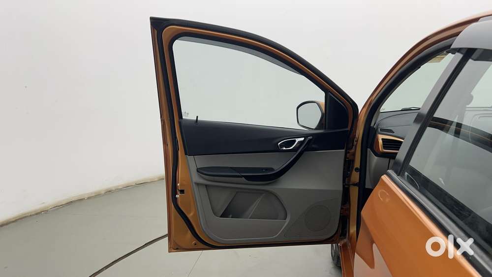 Tata Tiago Xz, 2016, Petrol