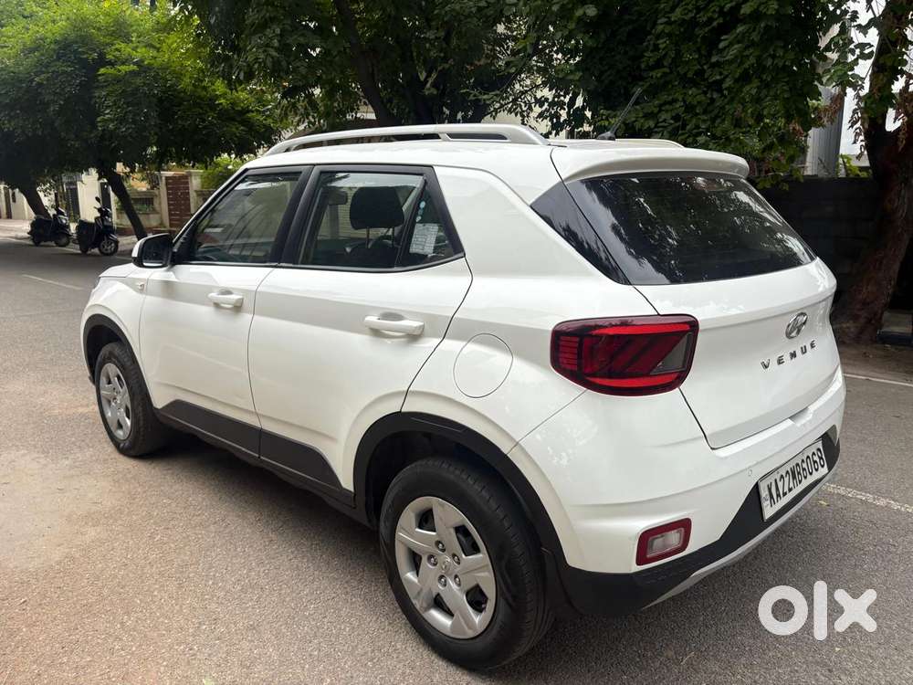 Hyundai Venue 1.2 S Plus, 2019, Petrol