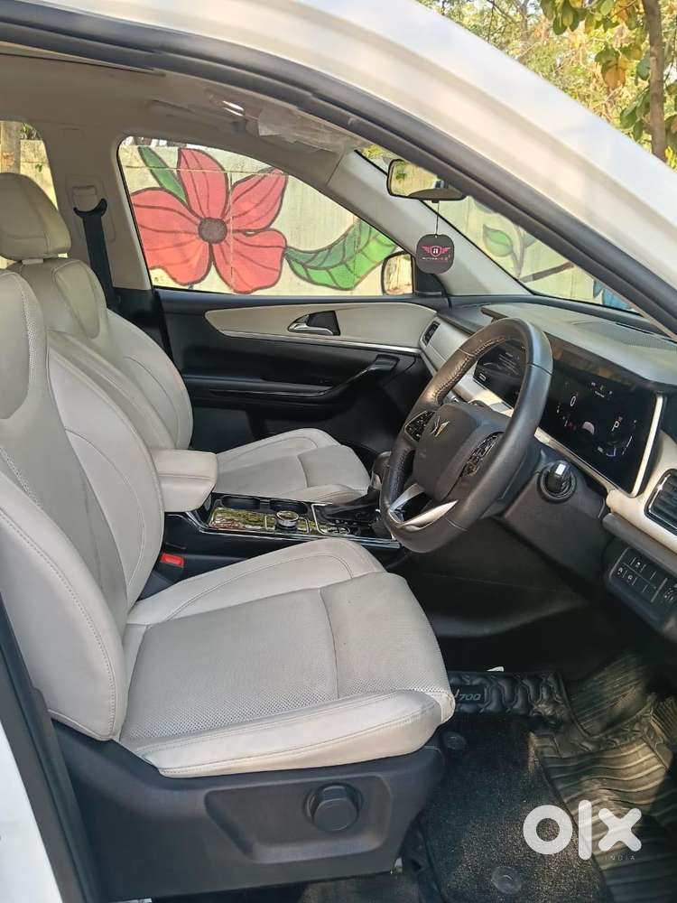 Mahindra Xuv700 2.2 Ax 7 Diesel At Luxury Pack Str, 2025, Petrol
