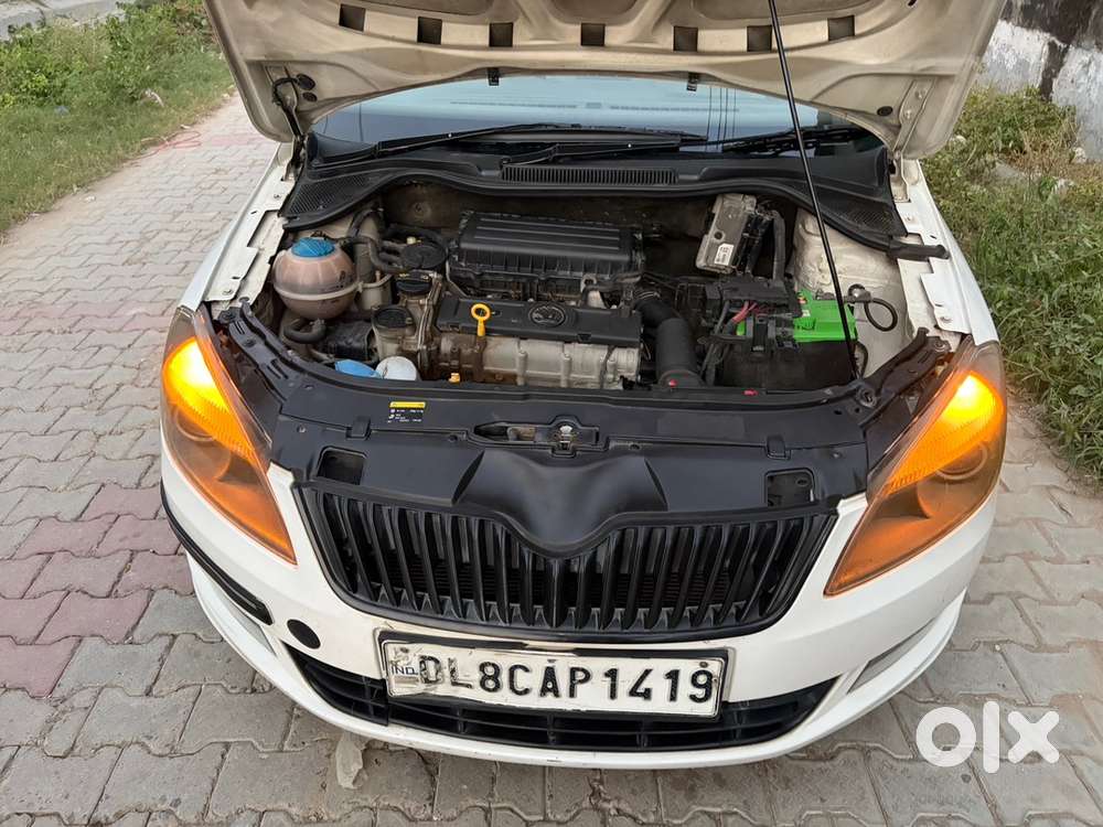 Skoda Rapid Petrol 2016
