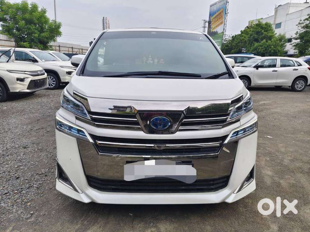 Toyota Vellfire 2.5 Hybrid, 2022, Petrol