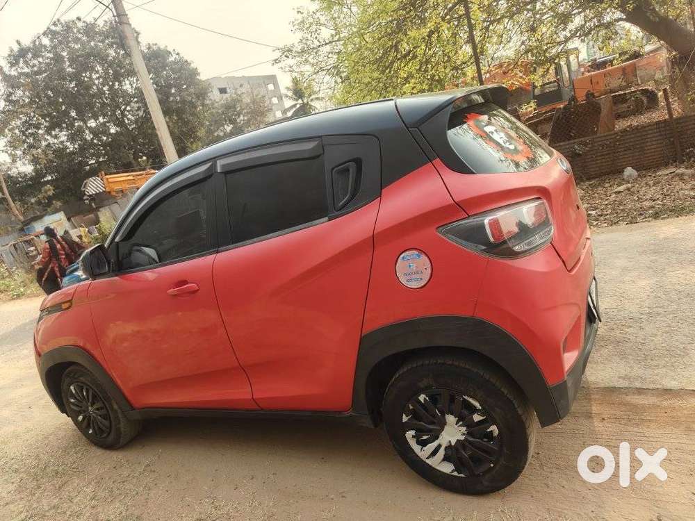 Mahindra Kuv 100