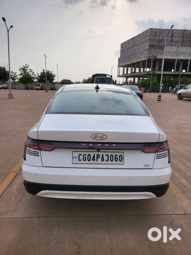 Hyundai Verna 1.5 Mpi Mt Sx (o), 2023, Petrol