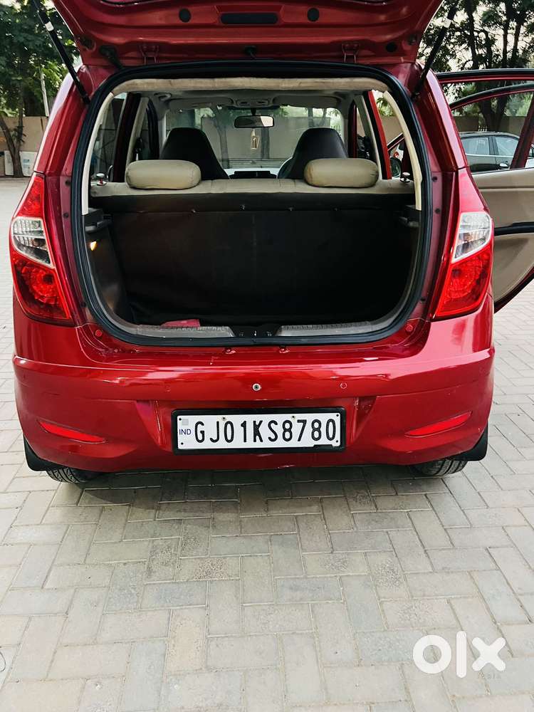 Hyundai I10 Asta Sunroof At, 2013, Petrol