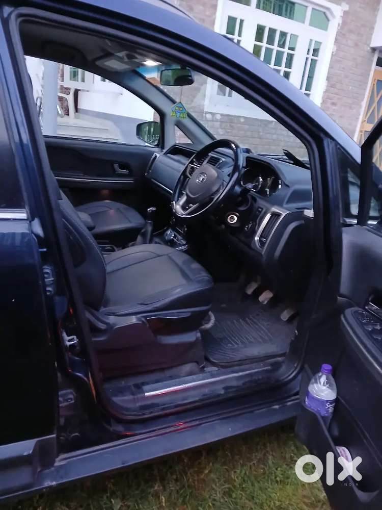 Luxury 7 Seater Suv, Featuristic,