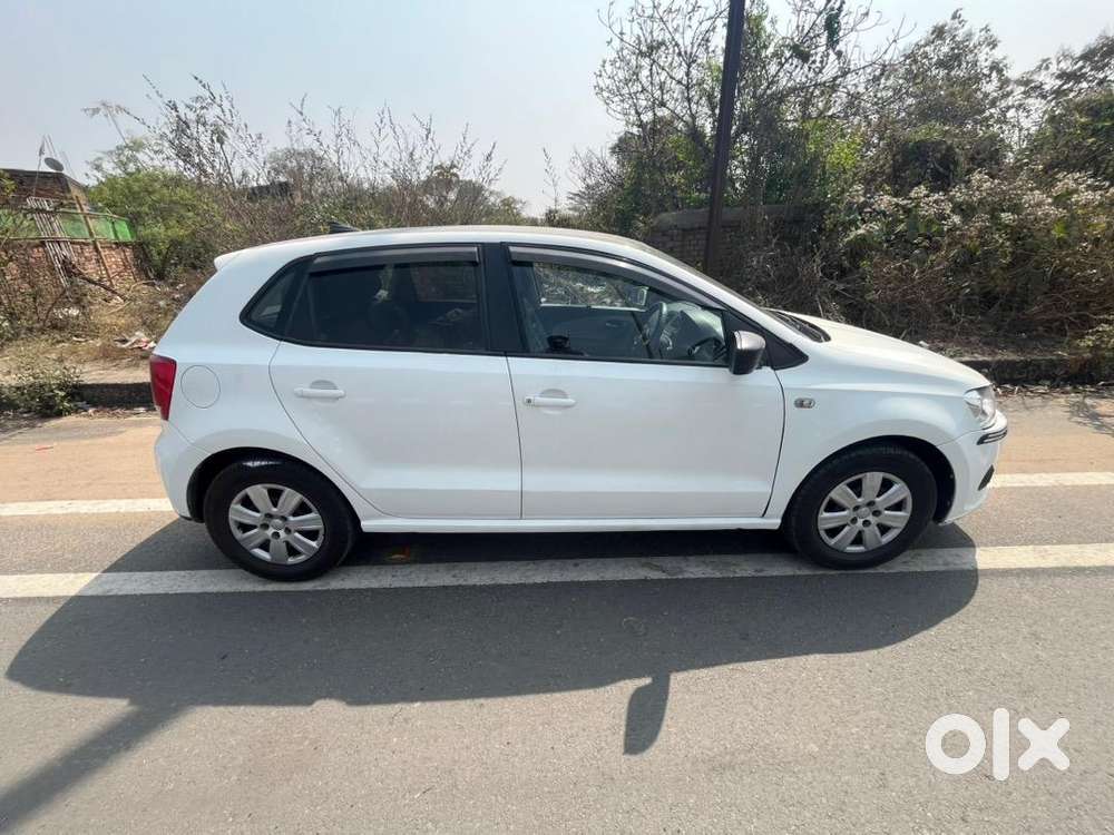 Touchscreen Infotainment System Reverse Parking Camera