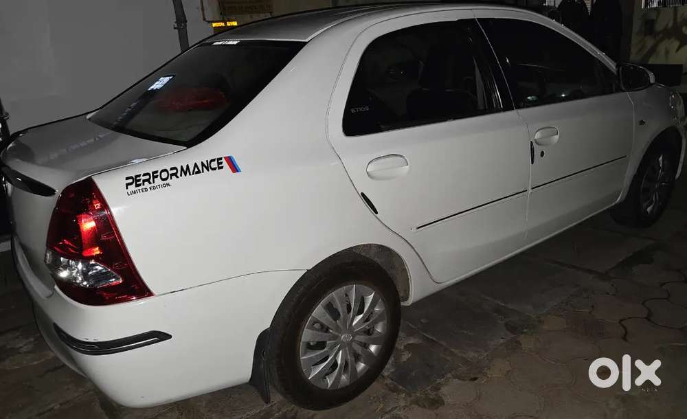 Toyota Etios 1.5 G Xclusive (petrol)
