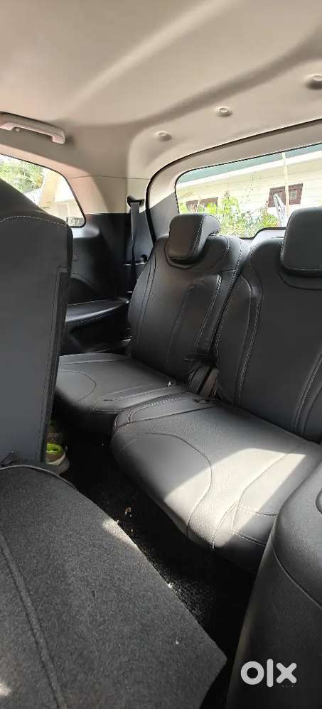 Xuv 700 Ax5 Midnight Black