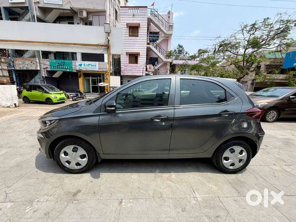Tata Tiago 1.2 Revotron Xm, 2024, Petrol