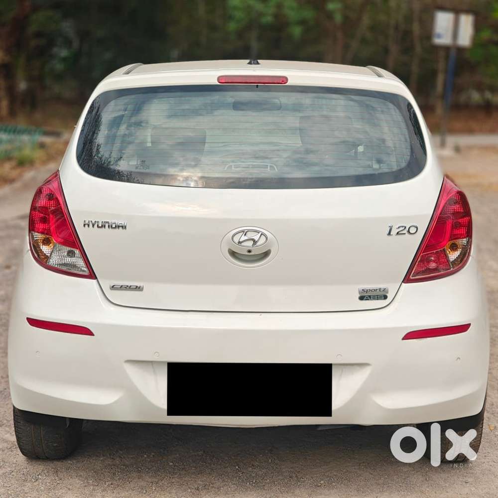 Hyundai I20 Sportz 1.4 Crdi 6 Speed Bs-iv, 2014, Diesel