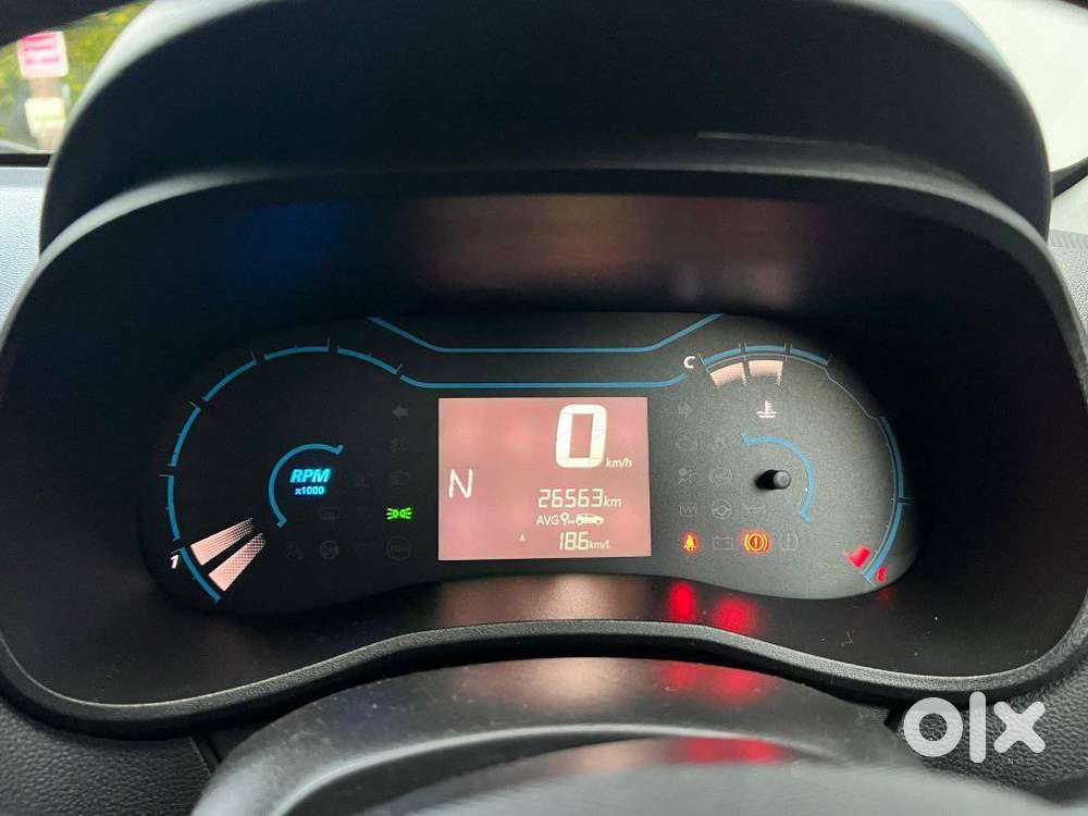 Renault Kwid 1.0 Rxt (o) Easy-r, 2022, Petrol