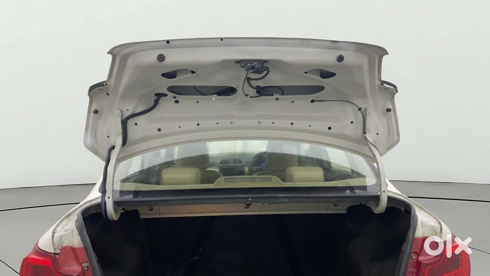 Maruti Suzuki Swift Dzire Zxi + Amt, 2020, Petrol