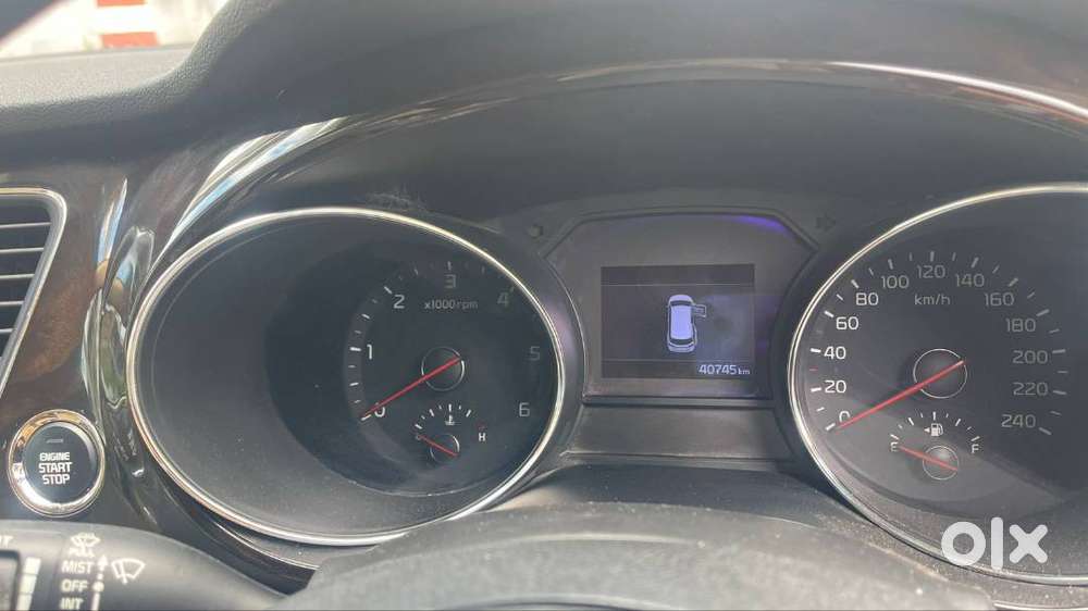 Kia Carnival 7 Seater Limousine