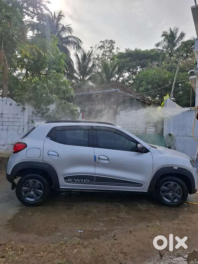 Neat And Clean Vehicle Tyre 70%