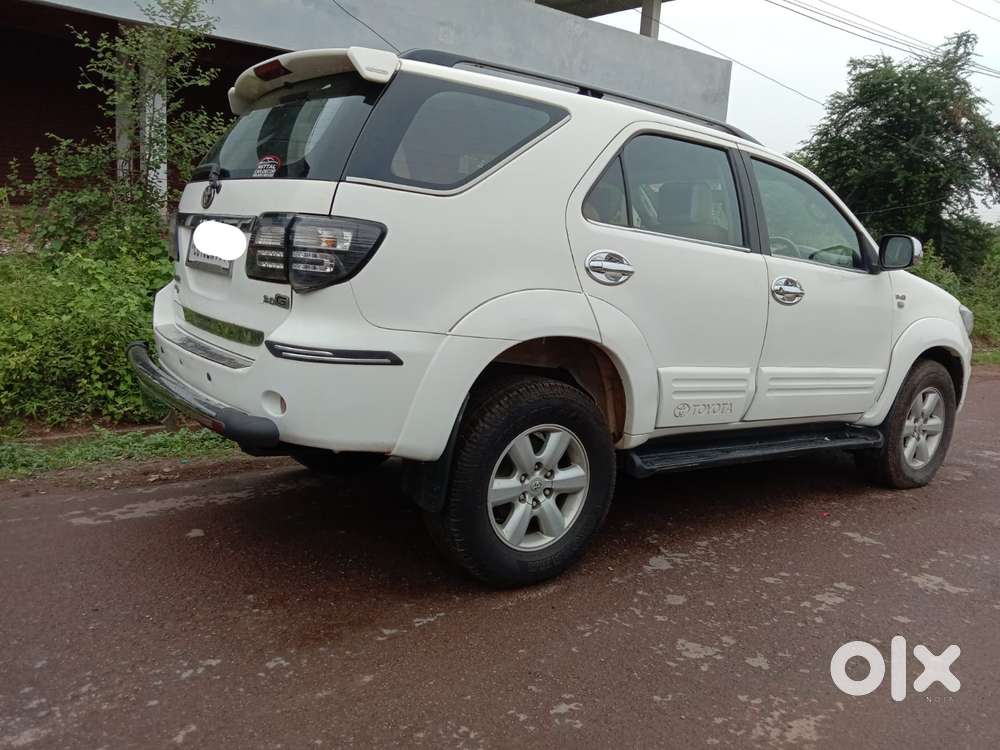Toyota Fortuner 4x2 Manual, 2011, Diesel