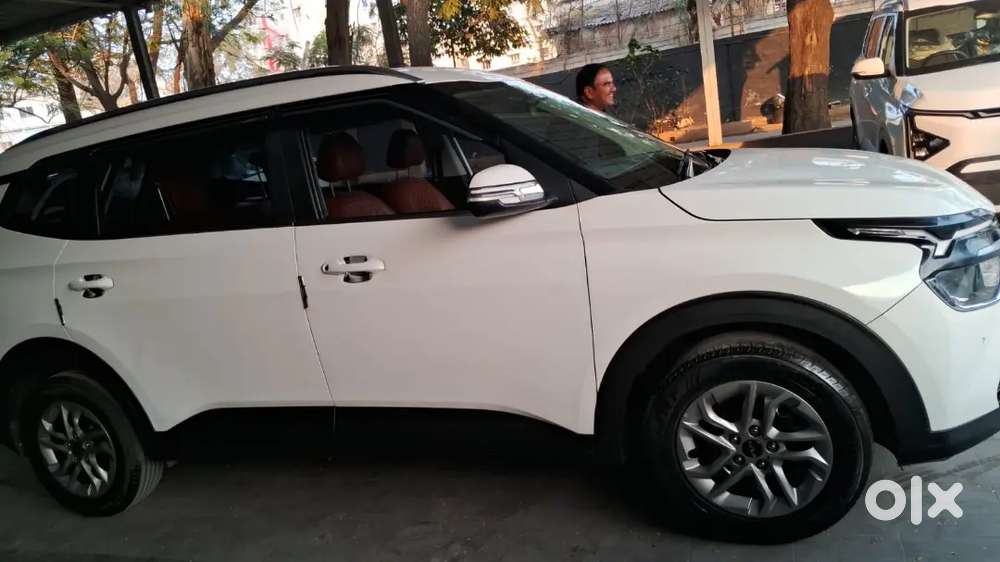 Kia Carens 2022 Petrol 32600 Km Driven