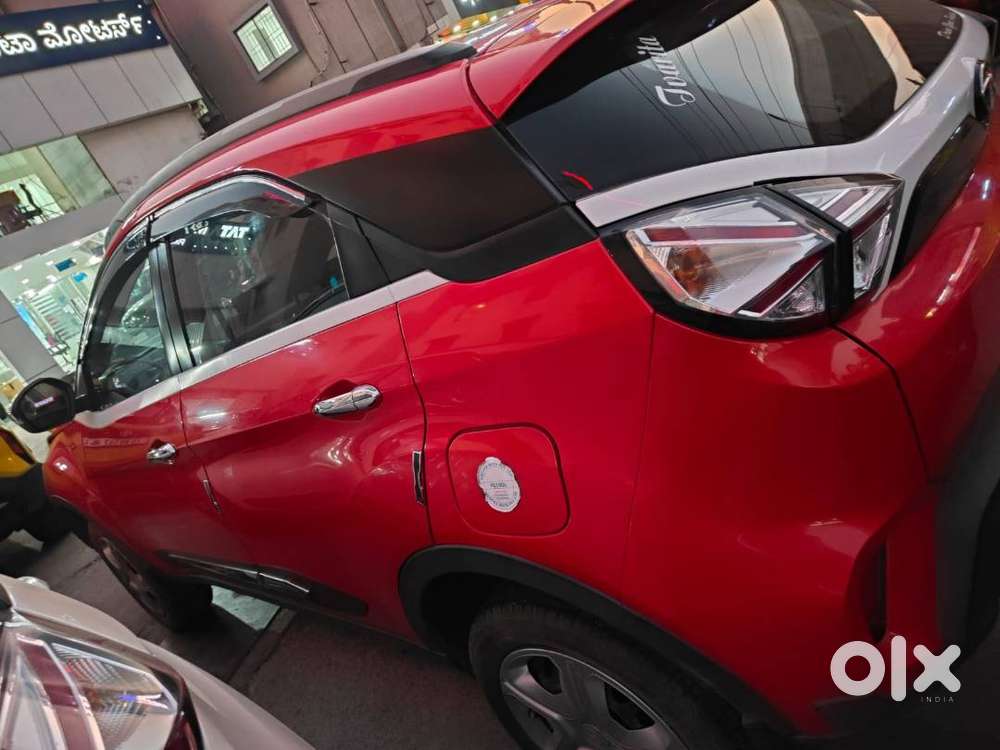 Red Nexon Amt, Sunroof, 10' Screen, Dash Camera